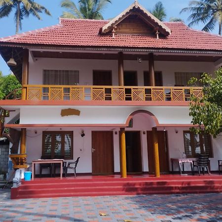 Marari Anna Beach Homestay 마라리쿨람 외부 사진