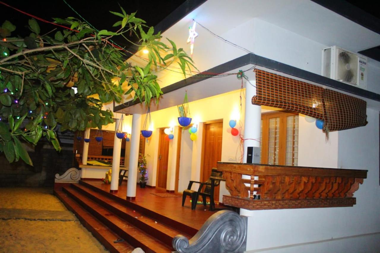 Marari Anna Beach Homestay 마라리쿨람 외부 사진