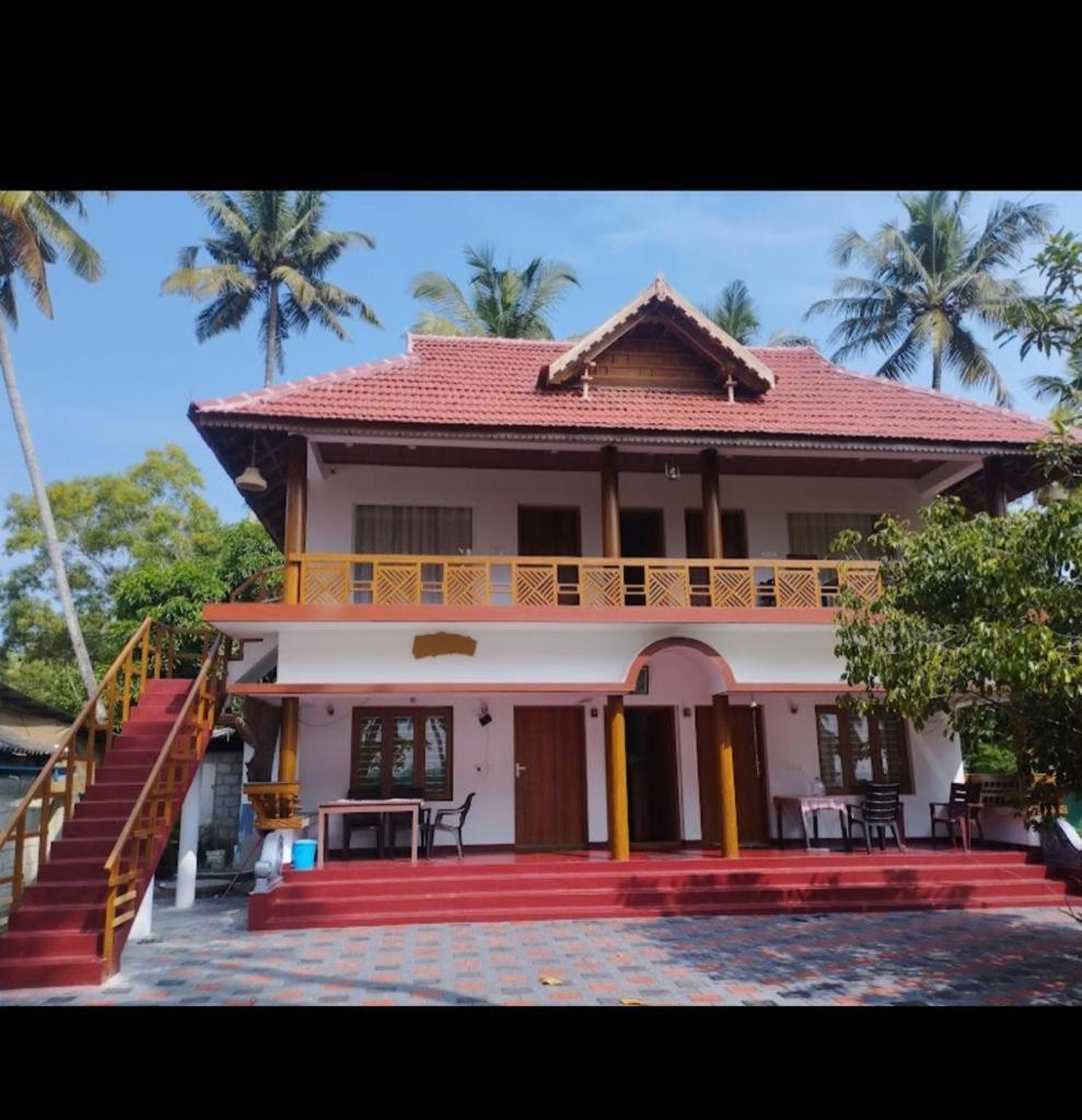 Marari Anna Beach Homestay 마라리쿨람 외부 사진